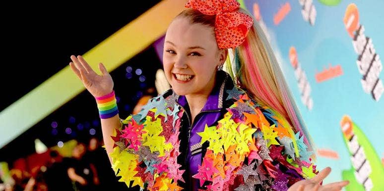 774px x 386px - What Does JoJo Siwa Look Like Without Her Ponytail And Bow? Singer Finally  Reveals Natural Hair | YourTango