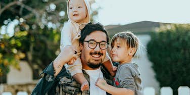 dad with two kids
