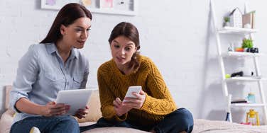 Girl showing mom how to sell feet picks