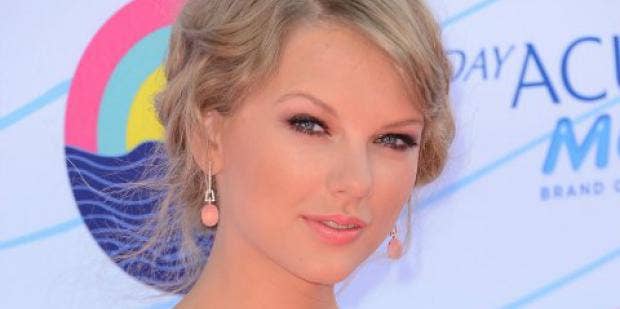 620px x 309px - 5 Reasons We Think Taylor Swift Is Acting Desperate (Not Cute!) | YourTango