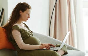 pregnant woman working on computer 