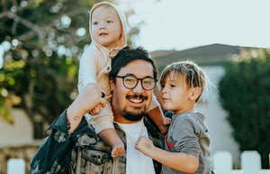 dad with two kids
